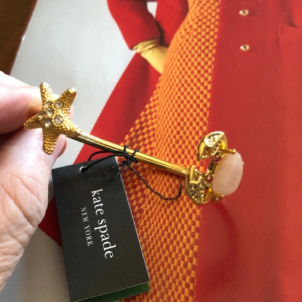 Authentic New/tag kate spade Gold Tone Open-Ended Cuff with a starfish and crab - Picture 4 of 10